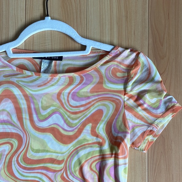 fun multi colored crop top - Picture 4 of 5